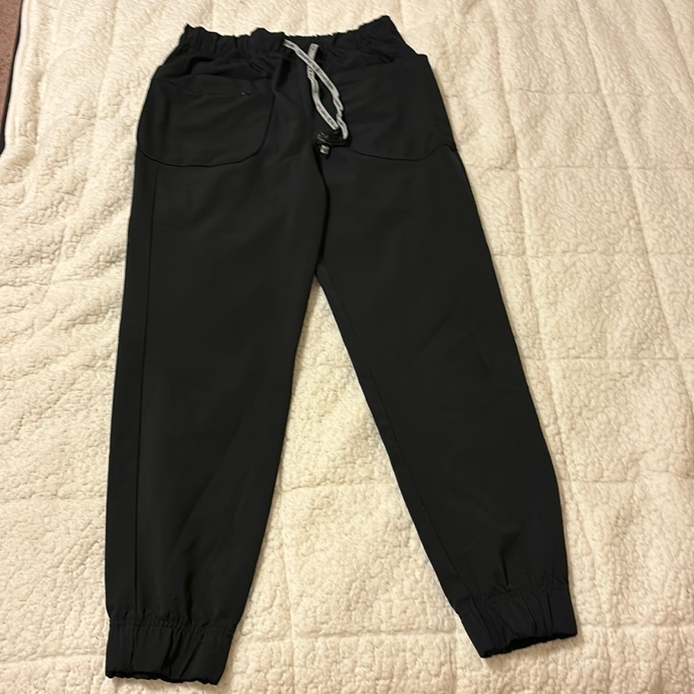 Women’s black scrubs